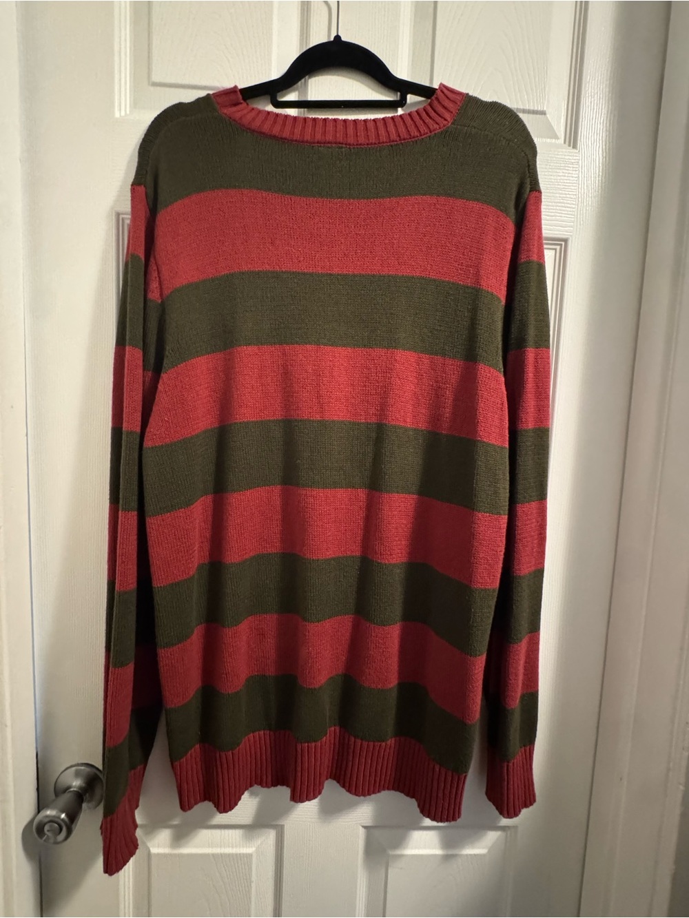 Spirit Freddy Krueger Sweater Sz XL